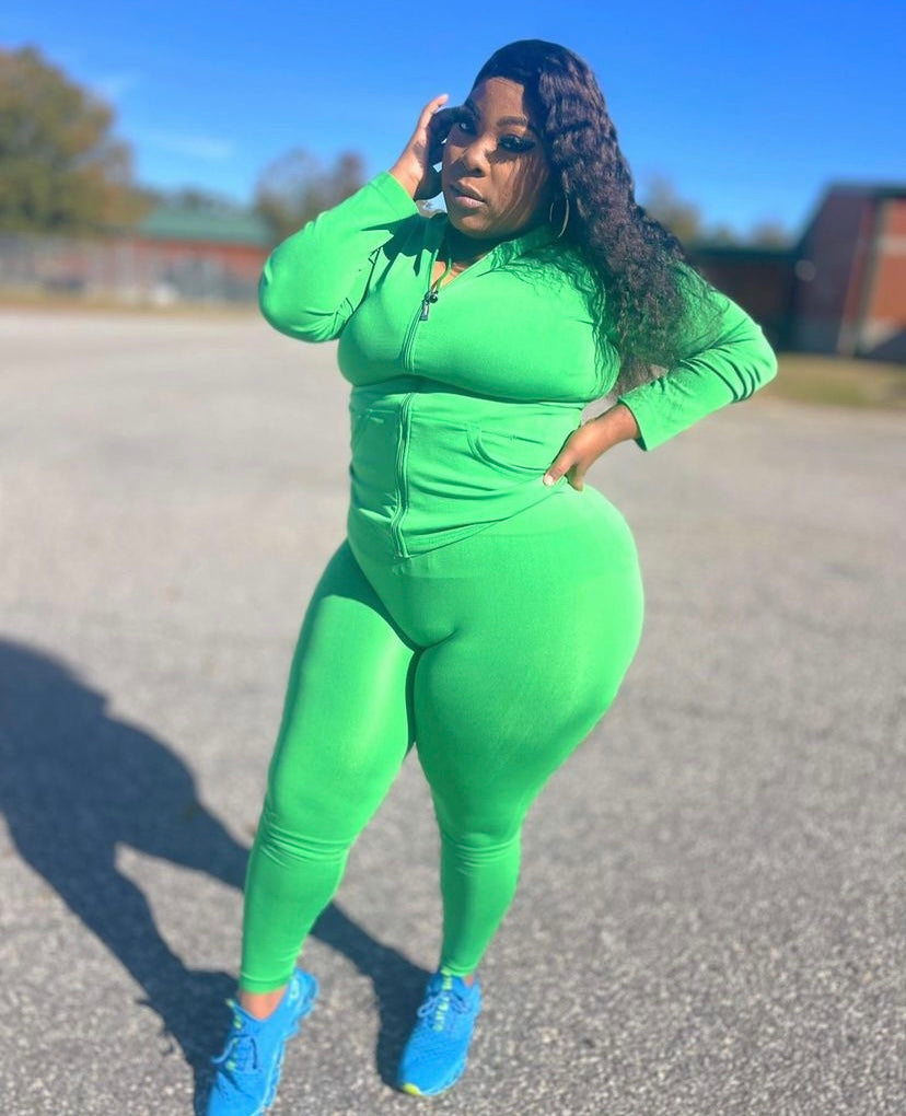PLUS SIZE CHILL SET