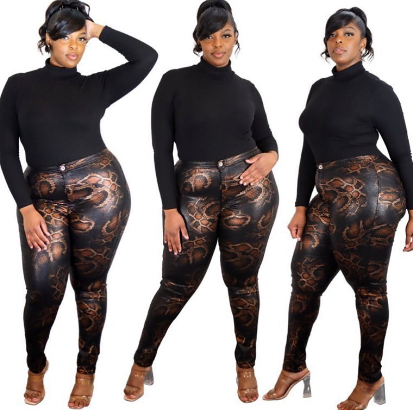 Plus Size Snakeskin Highwaist